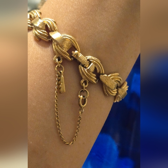Vintage Monet Art Deco Nouveau Avant Garde Statement Bracelet W Safety Chain - Picture 1 of 12